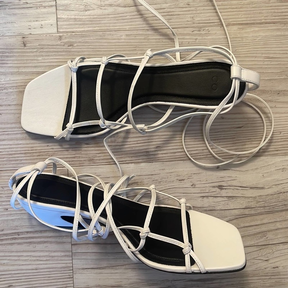 CO Knotted Heels in White size 37 - Picture 8 of 8